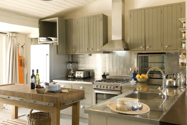 Remote Luxury in a Seafront Playground - Waimarama Beach, New Zealand