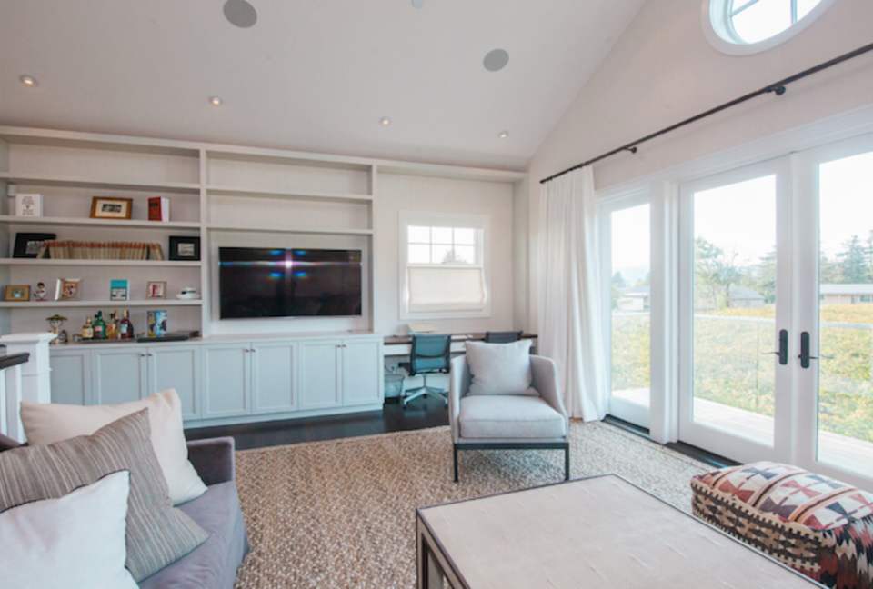 The upstairs study/TV room looking upon the North vineyards.