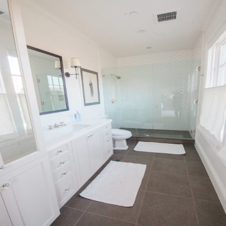 The second guest bathroom.