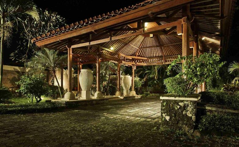 Villa Stefan - Karang Bolong, Indonesia