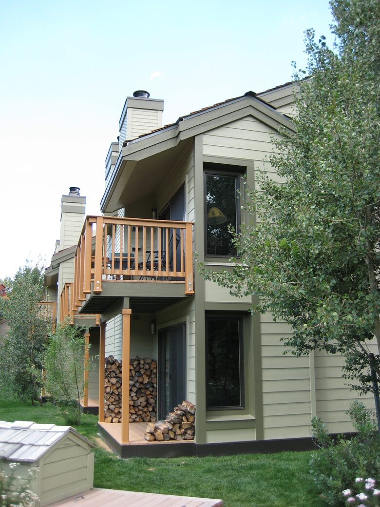 Scenic Snowcreek Townhome - Mammoth Lakes, California