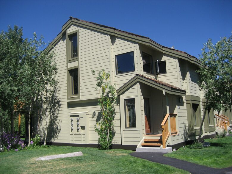 Scenic Snowcreek Townhome - Mammoth Lakes, California