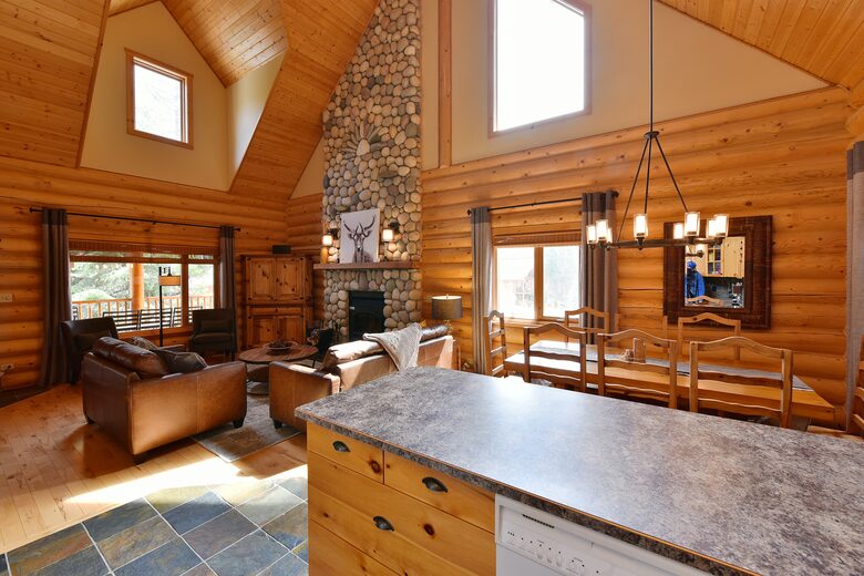 Luxury Log Cabin in the Mountains of British Columbia - Kimberley, Canada