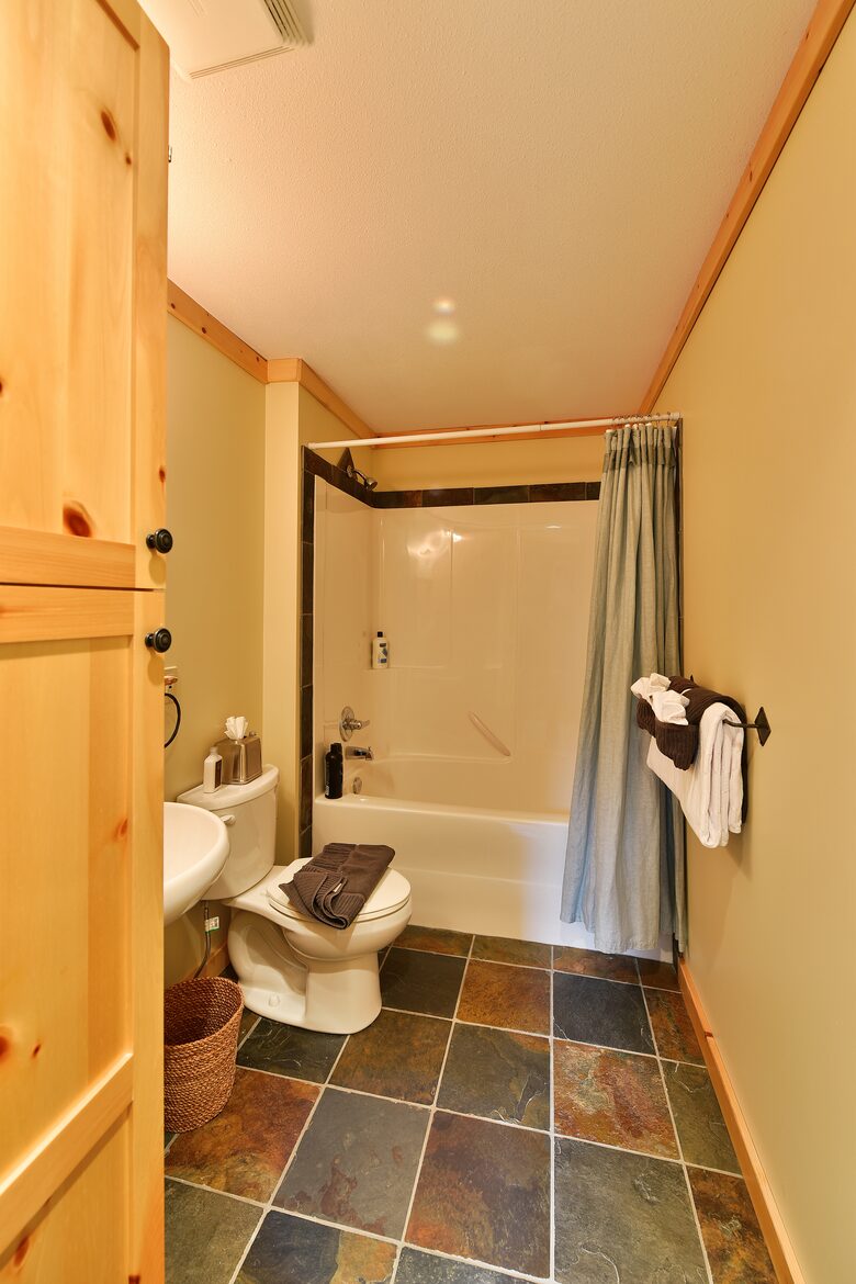 Luxury Log Cabin in the Mountains of British Columbia - Kimberley, Canada