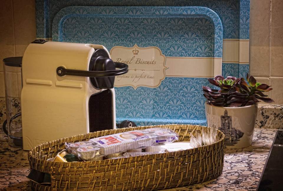 Toledo Palace Suite Apartment - Toledo, Spain