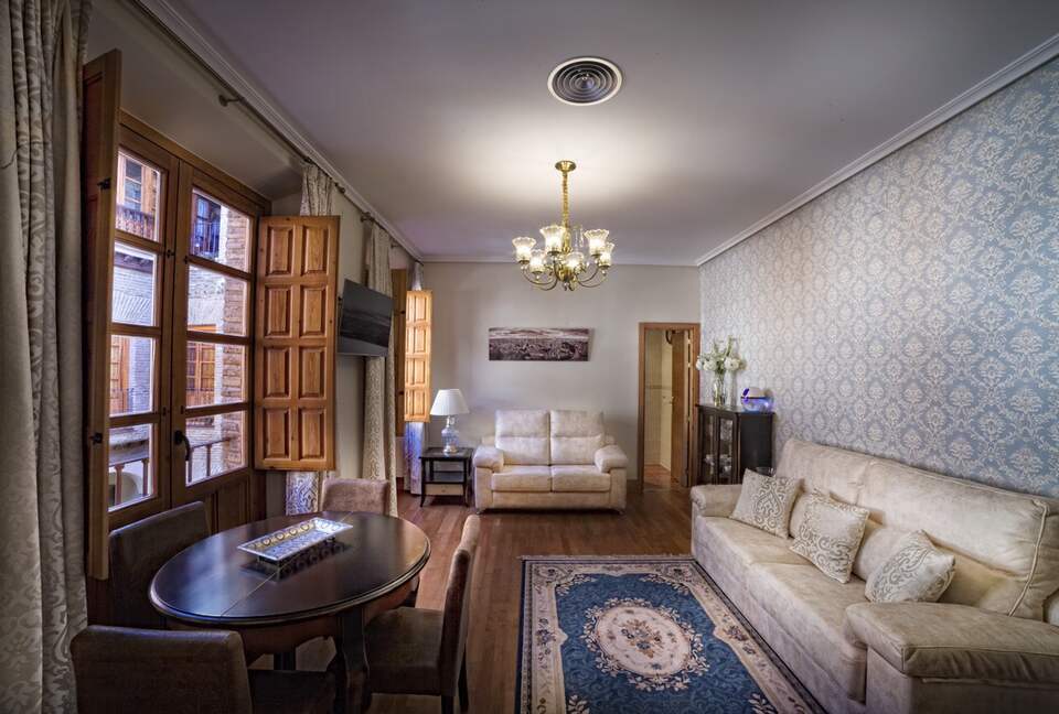 Toledo Palace Suite Apartment - Toledo, Spain