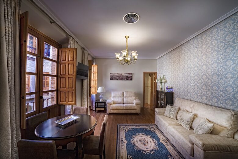 Toledo Palace Suite Apartment - Toledo, Spain