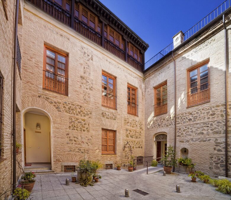 Toledo Palace Suite Apartment - Toledo, Spain