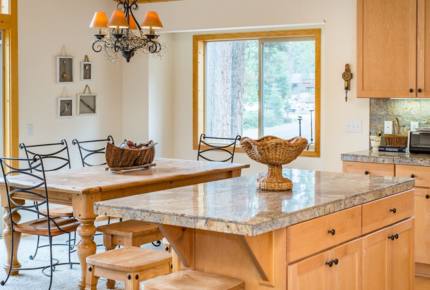 Charming Truckee Retreat - Truckee, California