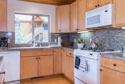 Charming Truckee Retreat - Truckee, California