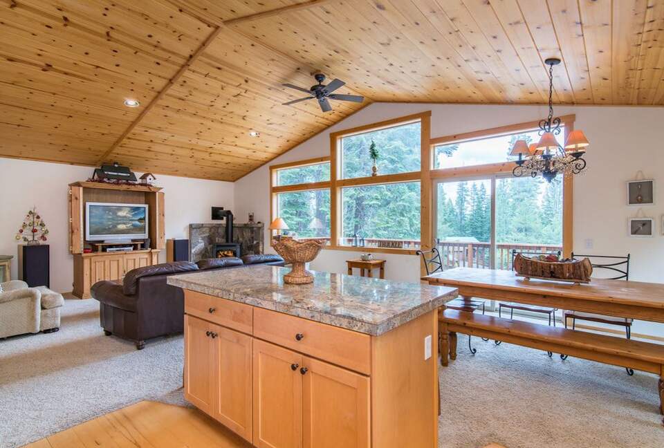 Charming Truckee Retreat - Truckee, California