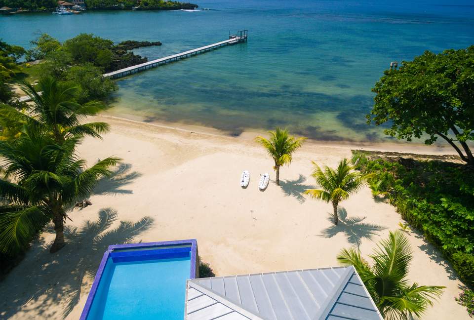 Vivaro Luxury Beachfront with Amazing Private Beach! - West End, Honduras