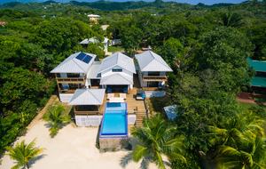 Vivaro Luxury Beachfront with Amazing Private Beach! - West End, Honduras