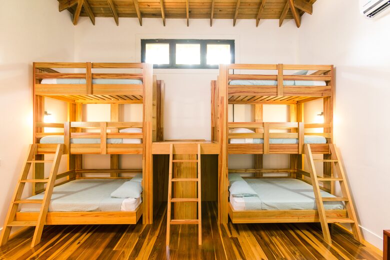 Vivaro Luxury Beachfront with Amazing Private Beach! - West End, Honduras