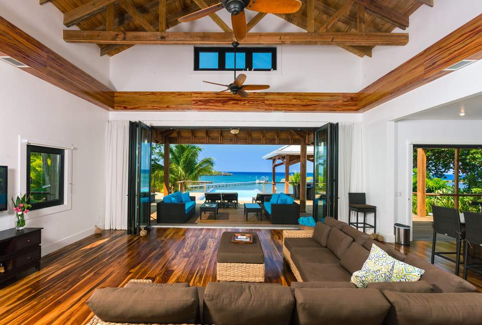 Vivaro Luxury Beachfront with Amazing Private Beach! - West End, Honduras