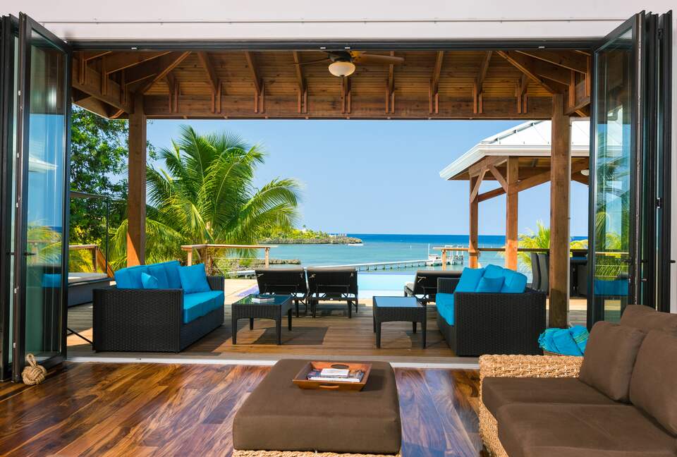 Vivaro Luxury Beachfront with Amazing Private Beach! - West End, Honduras