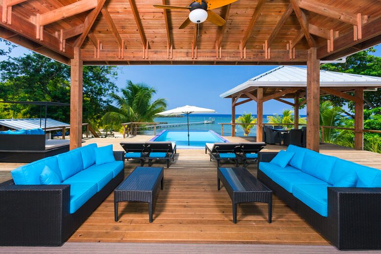 Vivaro Luxury Beachfront with Amazing Private Beach! - West End, Honduras