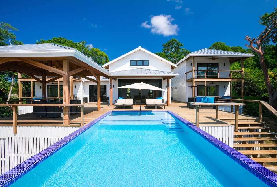 Vivaro Luxury Beachfront with Amazing Private Beach! - West End, Honduras