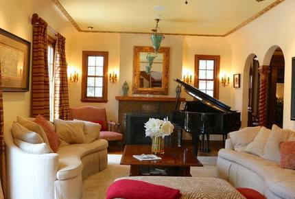 Little French Chateau in Santa Monica - Santa Monica, California