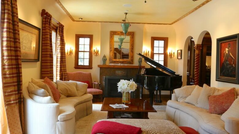 Little French Chateau in Santa Monica - Santa Monica, California