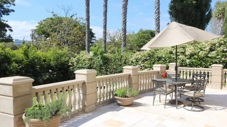 Little French Chateau in Santa Monica - Santa Monica, California