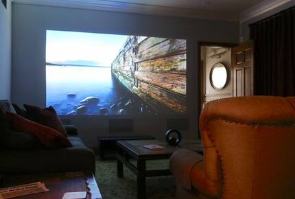 Little French Chateau in Santa Monica - Santa Monica, California