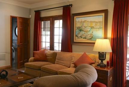 Little French Chateau in Santa Monica - Santa Monica, California