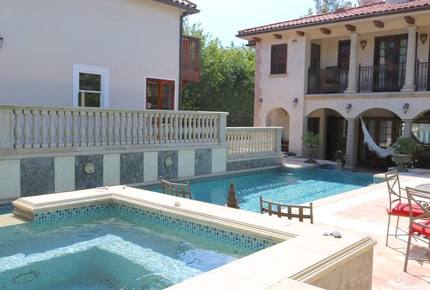 Little French Chateau in Santa Monica - Santa Monica, California