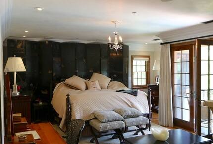 Little French Chateau in Santa Monica - Santa Monica, California