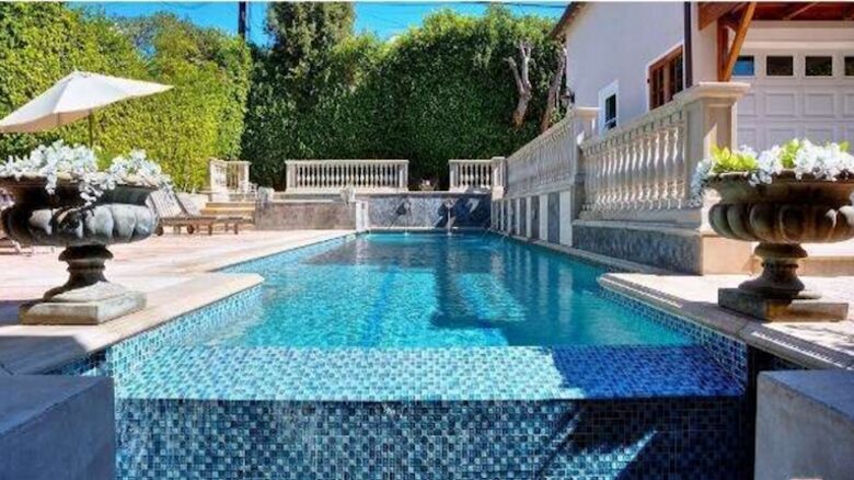 Little French Chateau in Santa Monica - Santa Monica, California