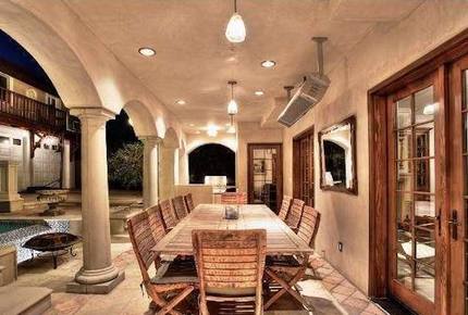 Little French Chateau in Santa Monica - Santa Monica, California