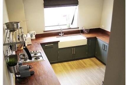 2 Bedroom Apartment Centrally Located in Portobello - London, United Kingdom