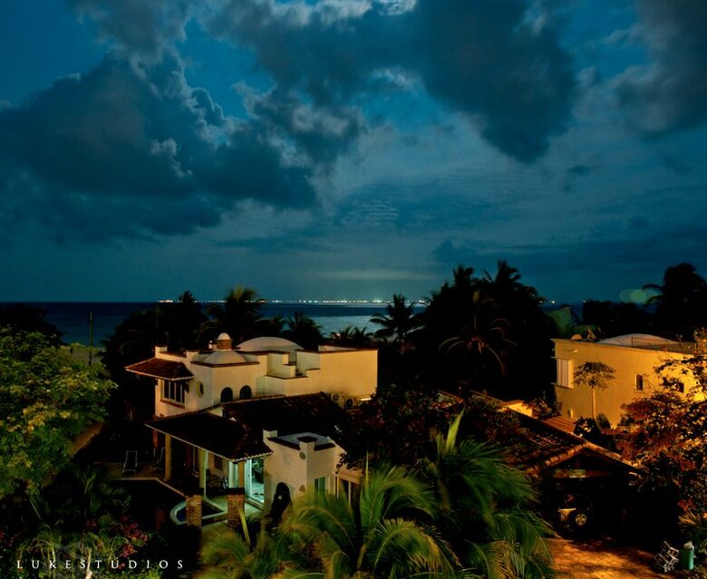 Casa Blanca Beach House (Playa's #1 Vacation Rental) - Playa del Carmen, Mexico