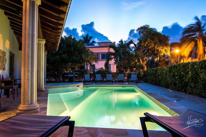 Casa Blanca Beach House (Playa's #1 Vacation Rental) - Playa del Carmen, Mexico