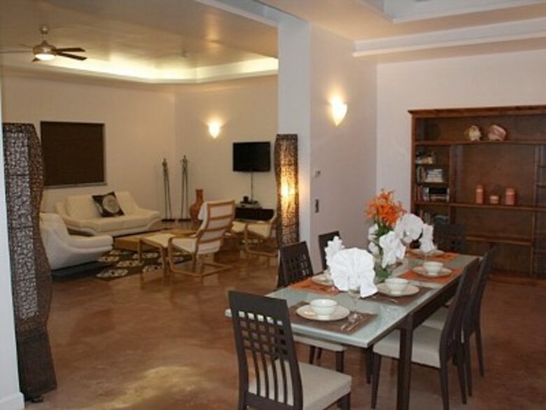 Summer Home Hideaway - Nassau, Bahamas