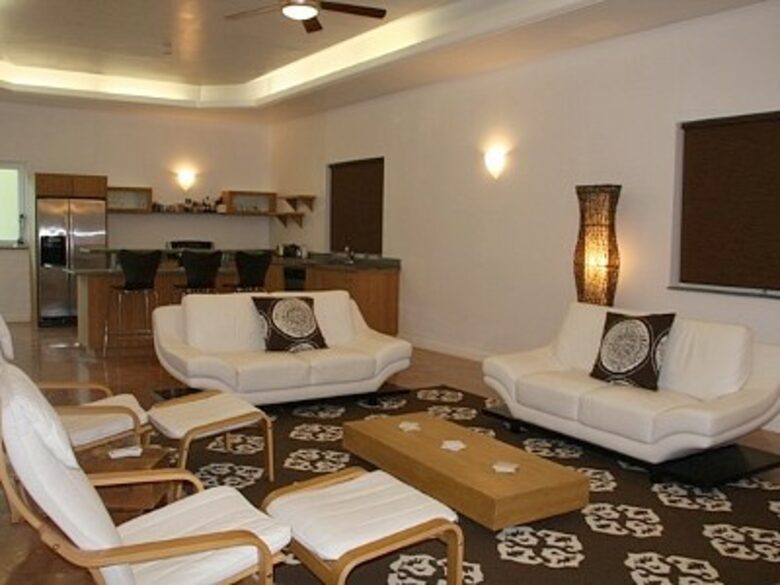 Summer Home Hideaway - Nassau, Bahamas