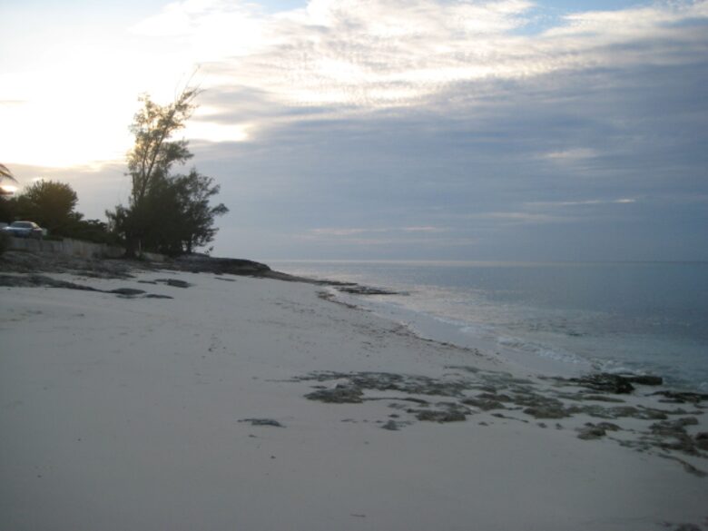 Summer Home Hideaway - Nassau, Bahamas