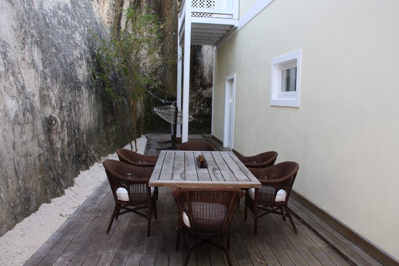 Summer Home Hideaway - Nassau, Bahamas