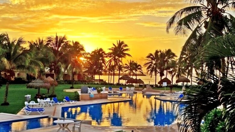 Ocean Front Penthouse - Puerto Aventuras, Mexico