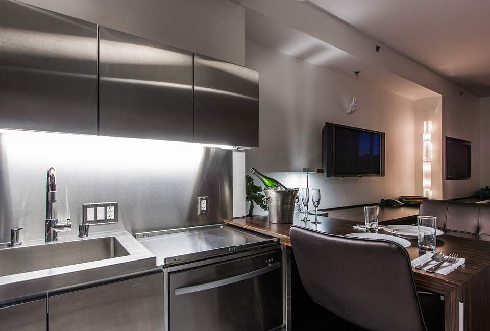 Palms Place "Good Vibes Suite" - Las Vegas, Nevada