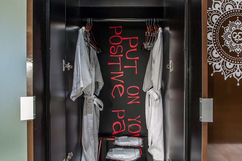 Palms Place "Good Vibes Suite" - Las Vegas, Nevada