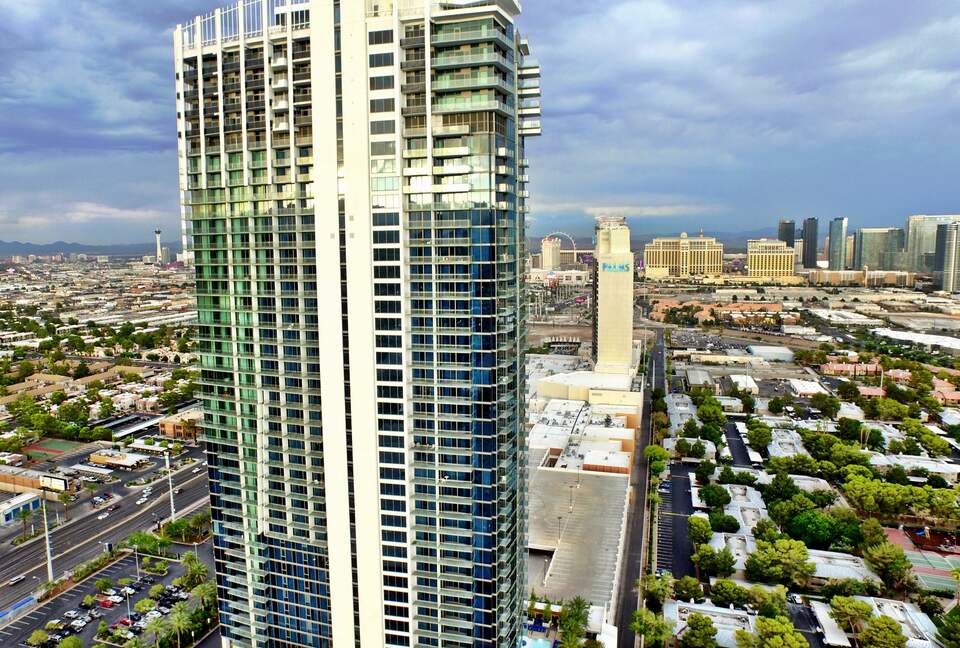 Palms Place "Good Vibes Suite" - Las Vegas, Nevada