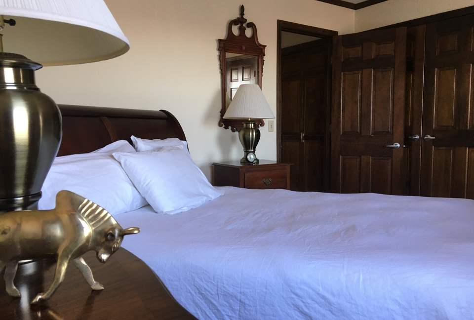 Classic Hudson Riverfront Home and Pool - Highland, New York