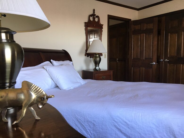 Classic Hudson Riverfront Home and Pool - Highland, New York