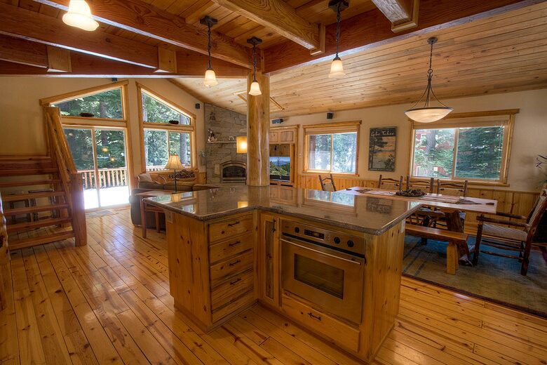 Blue Pine Lodge on Lake Tahoe - Tahoma, California