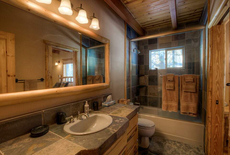 Blue Pine Lodge on Lake Tahoe - Tahoma, California