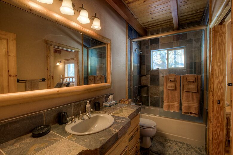 Blue Pine Lodge on Lake Tahoe - Tahoma, California