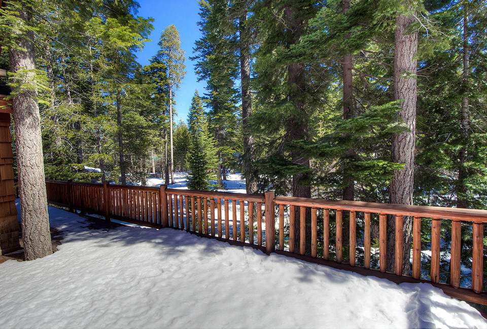 Blue Pine Lodge on Lake Tahoe - Tahoma, California