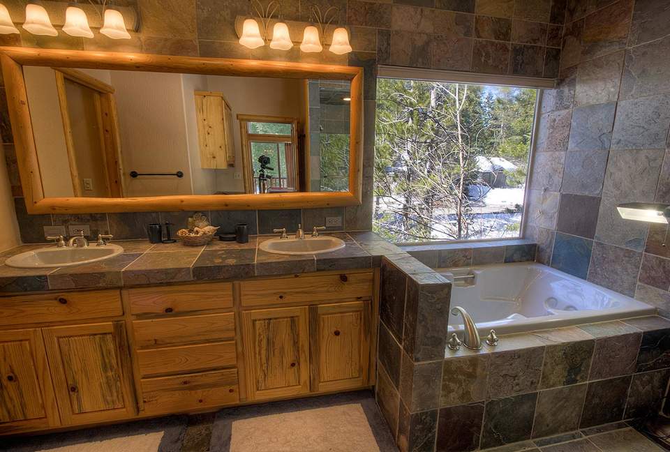 Blue Pine Lodge on Lake Tahoe - Tahoma, California