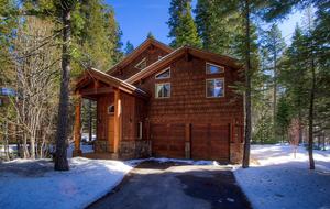 Blue Pine Lodge on Lake Tahoe - Tahoma, California